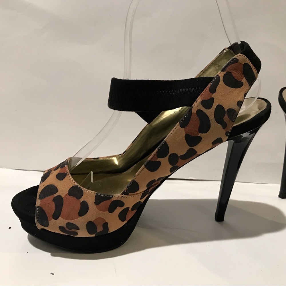 Carlos by Carlos Santana Peep Toe Slingback Heels Suede Leopard Print Size 6 1/2 - Picture 3 of 16